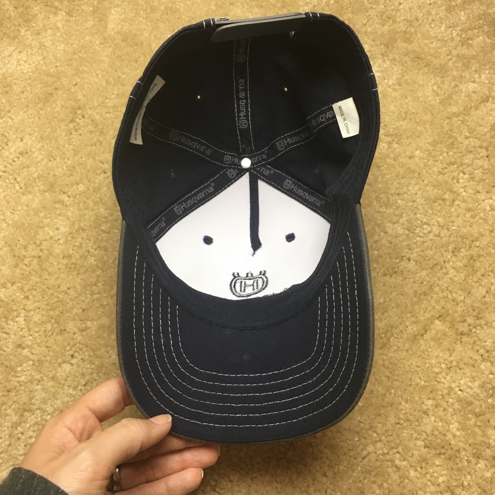 💋SOLD💋Husqvarna Blue, White & Gray Trucker Hat - Picture 6 of 8